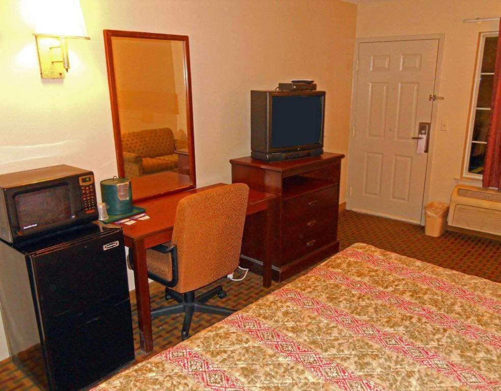 America'S Best Inn - Бофорт Экстерьер фото