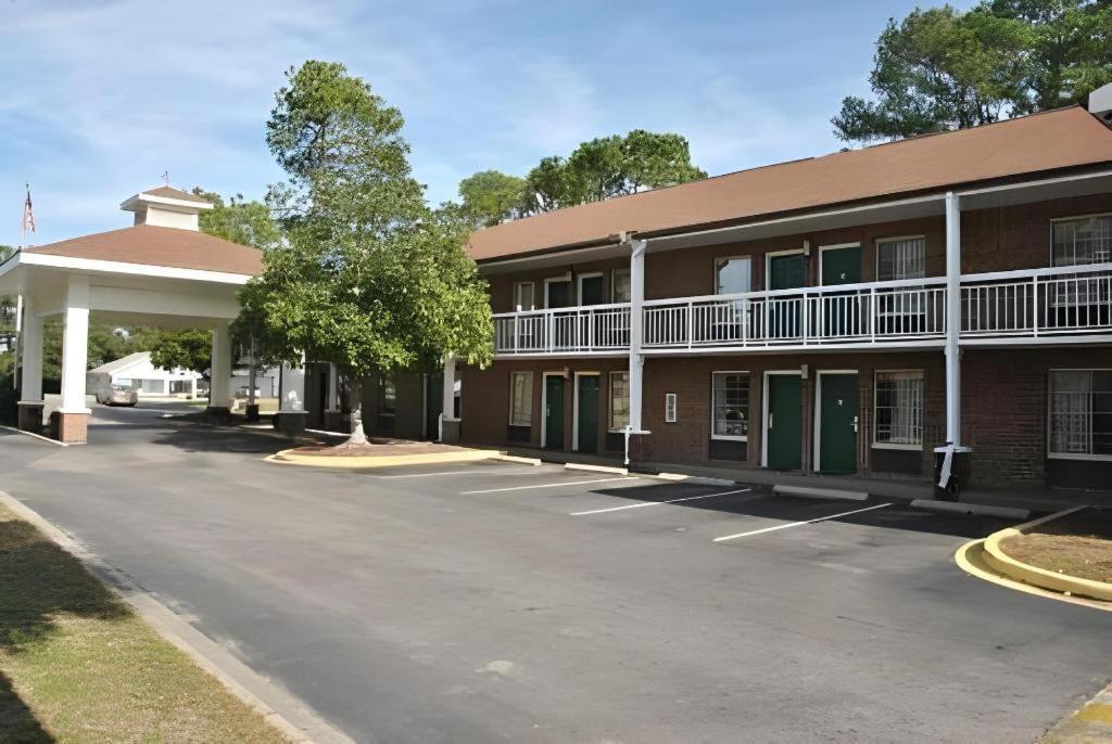 America'S Best Inn - Бофорт Экстерьер фото